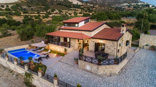 Kato Lefkara Ski Chalet | Lefkara Villa