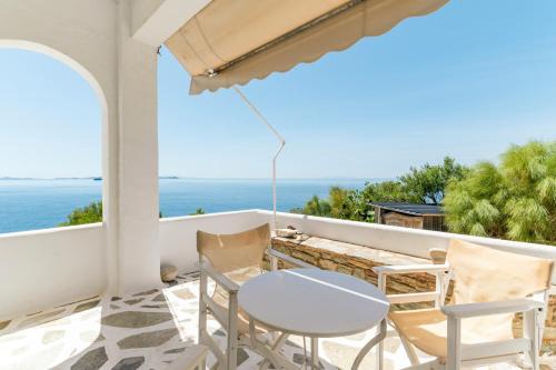 Agios Sostis Apartment | Lefkopetra