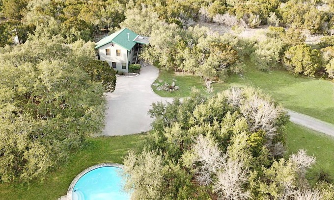 Driftwood House | Left Fork- Private pool, fire pits, stargazing