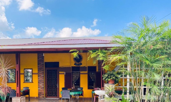 Medan Hotel | Lega Guest House Syariah near UISU Medan RedPartner