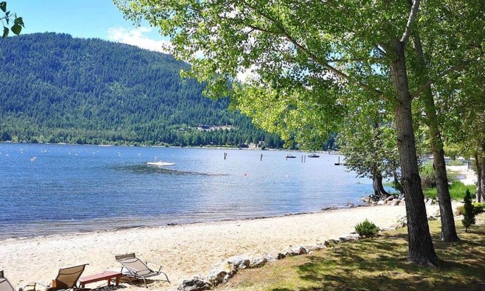 Sicamous Condo | Legacy on Mara Lake/ Private Sandy Beach/Boatslip