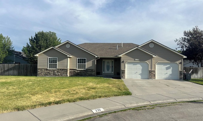 Mountain Home House | Legacy Park Retreat: Cozy 3BR Home in a Cul-De-Sac!