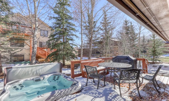 Silverthorne House | Legend Lake Lookout