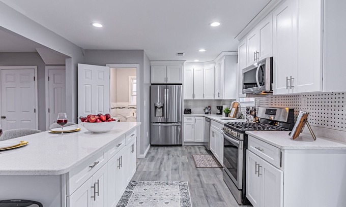 Plainfield House | Legendary BnB (sleeps 8)