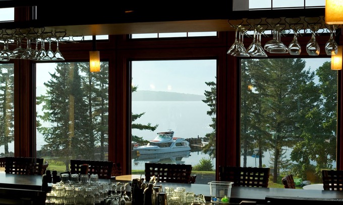 Red Cliff Hotel | Legendary Waters Resort & Casino