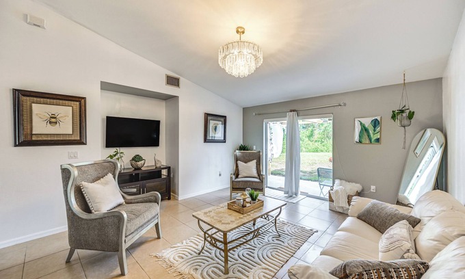 Eisenhower House | Lehigh Acres Getaway Near Parks & Golfing!