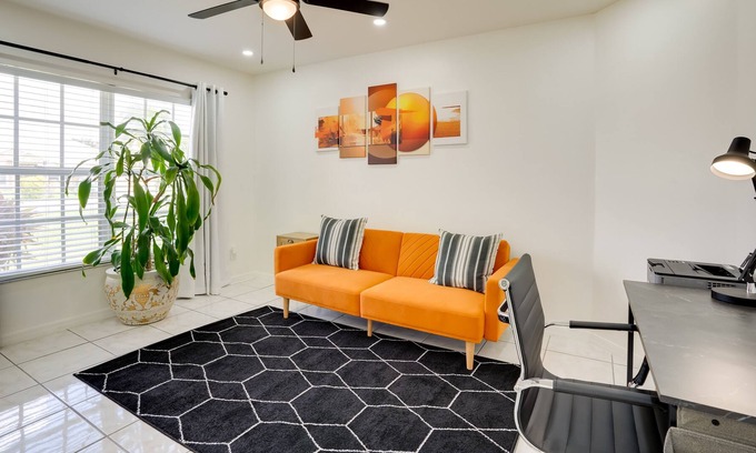 Lehigh Acres House | Lehigh Acres Home w/ Screened Porch & Lake View!