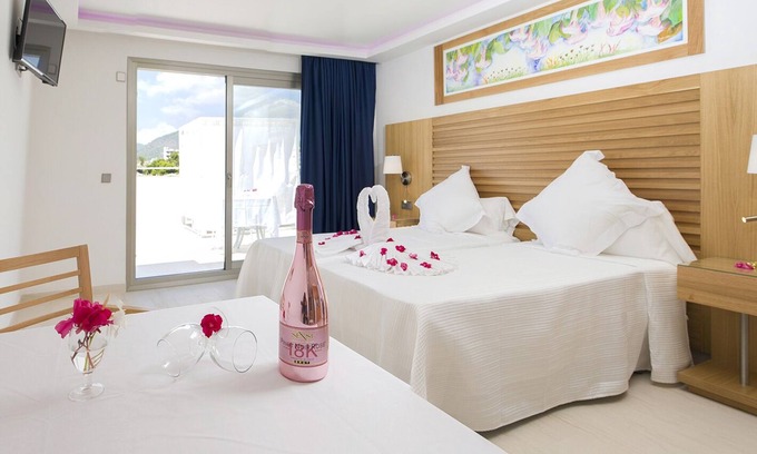Sant Jordi de Ses Salines Hotel | LeibTour code: BONMYBOS-SB2/Pool +⛱ Beach 150m - ♕Balines Bed ♥ Free Parking