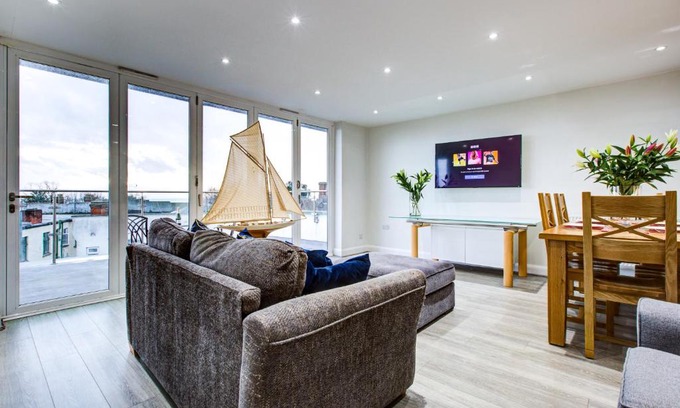 Leigh-on-Sea House | leigh Penthouse Apartment