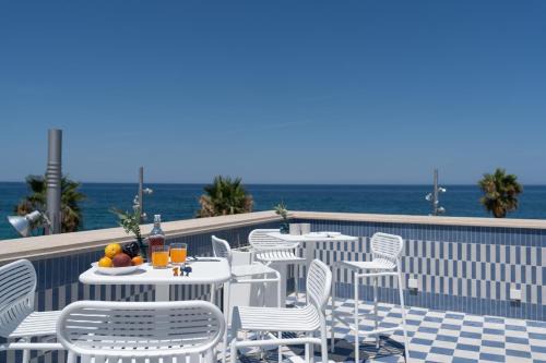 Mola di Bari Bed & Breakfast | Leluan Bed and Breakfast