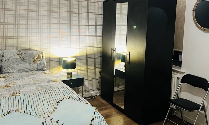 Thames Apartment | Lemon, Large Double Room, Barking, London