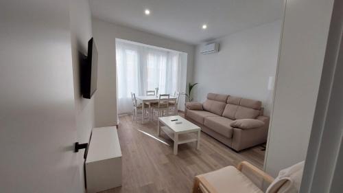 Castello de la Plana Apartment | Lemon Tree Home
