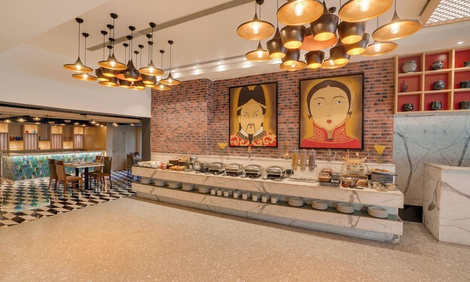 Bistupur Hotel | Lemon Tree Hotel Centre Point Jamshedpur