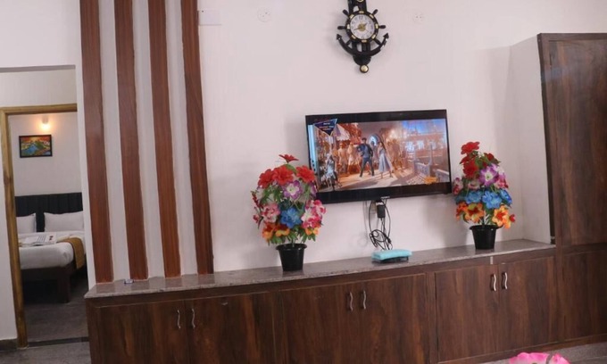 Tirupati Apartment | Leo Home Stay #2n