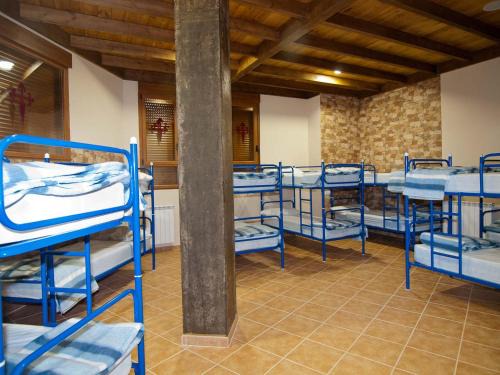 Santa Olaja de la Ribera Hostel | Leon Santo tomas de canterbury