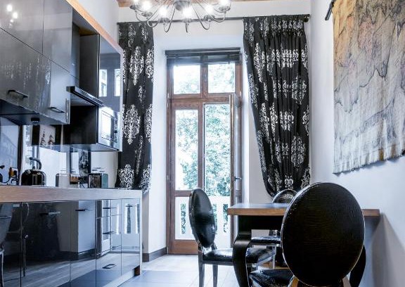 Old Town Apartment | Leonardo 2