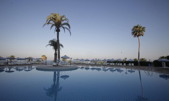 Chlorakas Resort | Leonardo Laura Beach & Splash Resort