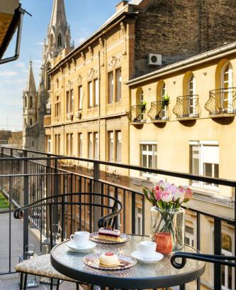 Corvin negyed Apartment | Leonardo50 Grande Apartment