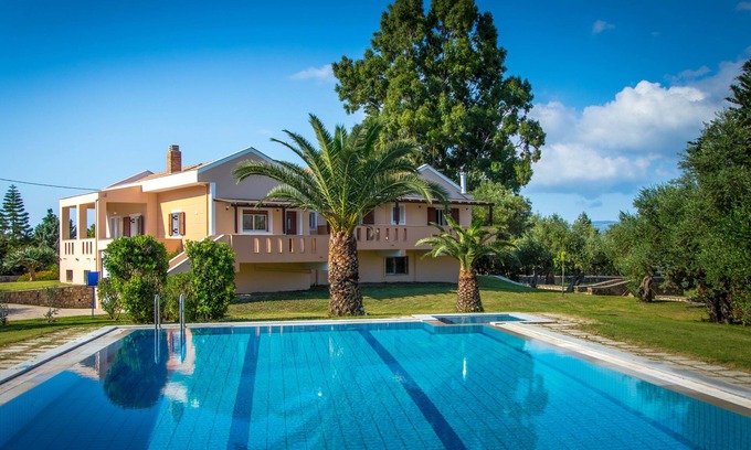 Kalamaki Villa | Leone Luxury Villas