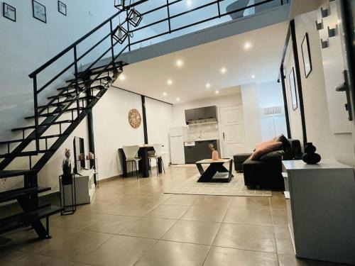Drama Apartment | Leos Dream Apartment