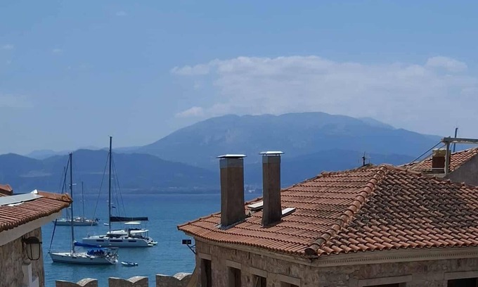 Nafpaktos Apartment | Lepanto Port Vibes – Sea & Castle View Apartment in the heart of town