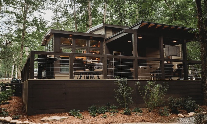 Monteagle Cabin | Leprechaun Lodge at The Retreat at Deer Lick Falls