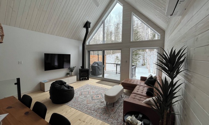 L'Anse-Saint-Jean Ski Chalet | Les 3 versants - Scandinavian chalet, new construction at Mont-Édouard