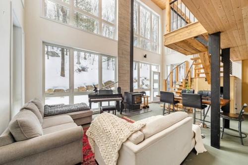 Grenville-sur-la-Rouge Ski Chalet | Les aurores