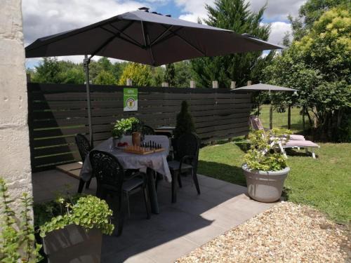 St-Michel-de-Double House | Les biches