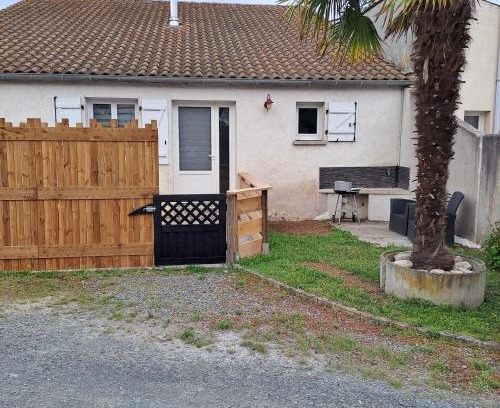 Les Boucholeurs House | LES BOUCHOLEURS