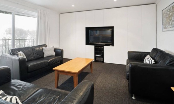 Falls Creek Apartment | Les Chalet 21 - Modern Convenient Apartment. All Youll Need & More