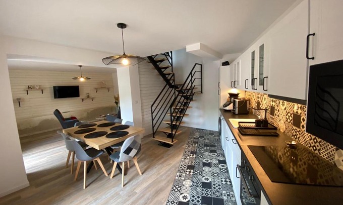 Mosnes House | Les Ecuries de la Barre