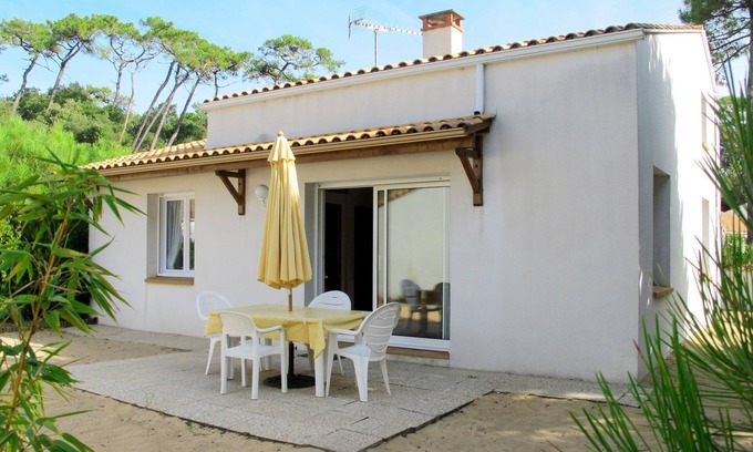 La Tranche-sur-Mer House | Les Etrilles by Interhome