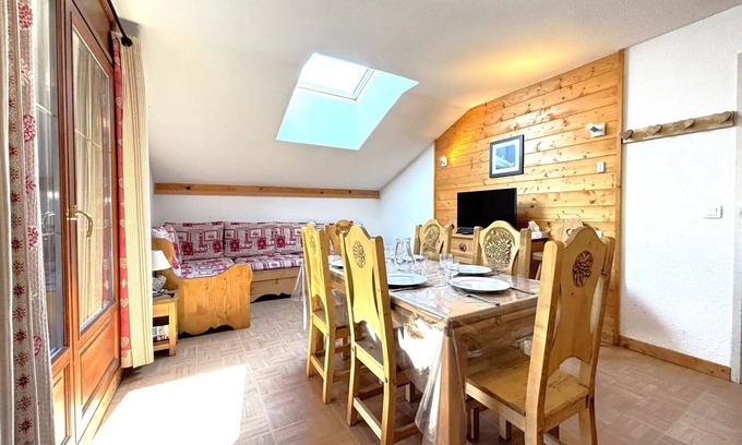 Flumet Apartment | Les Evettes Chalets - Mountain view apartment in a residence with swimming pool