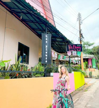Khuekkhak Bed & Breakfast | Les Fleurs House