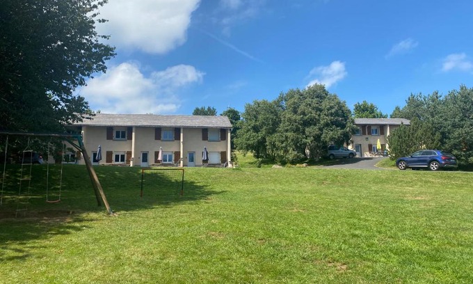 Besse-et-Saint-Anastaise House | Les Genêts du Sancy