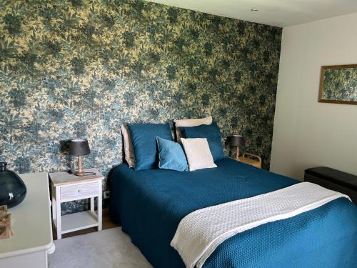 Hieres-sur-Amby Villa | LES GLYCINES