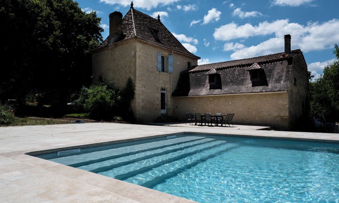 Baneuil House | Les Hauts de Couze, old stones, natural surroundings