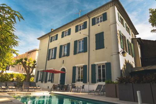 Centre Ville d'Ales Bed & Breakfast | les jardins de la fontaine