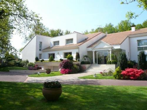 Basse-Goulaine House | Les Jardins de la Muse, piscine couverte, spa et fitness