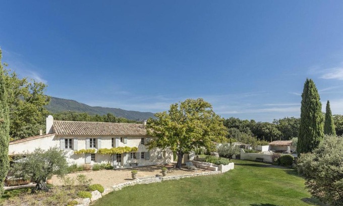 Cucuron Bed & Breakfast | Les Jardins de Sitaara
