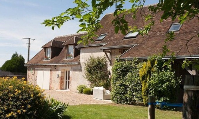 Dame-Marie-les-Bois House | Les Jarrières