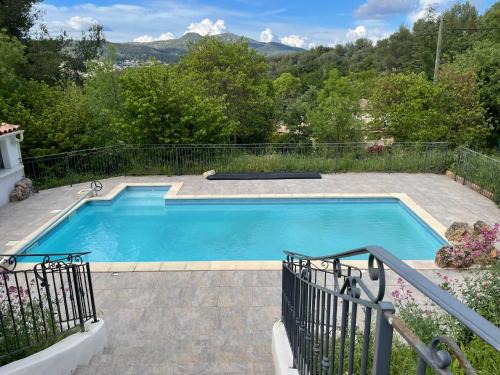 Auriol Bed & Breakfast | Les Loriots - Studio indépendant, refuge nature entre Aix et Marseille