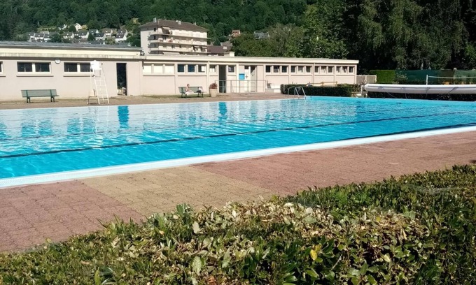 Vic-sur-Cere Apartment | les Pétunias