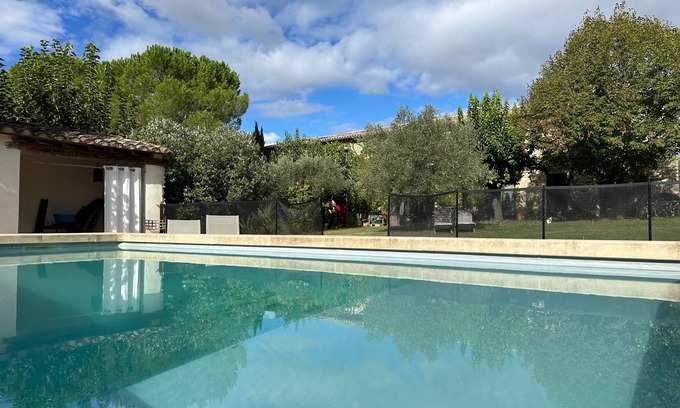 Saint-Hilaire-de-Brethmas Apartment | Les Pradinaux, shared pool