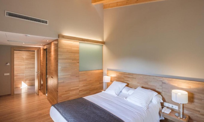 Sant Joan de Les Abadesses Hotel | Les Planes del Grau