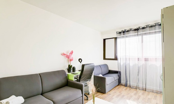 Front de Lac Apartment | Les Portes de Créteil Soleil