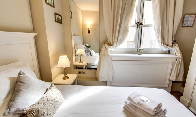 Mazarin Quarter Hotel | Les Quatre Dauphins