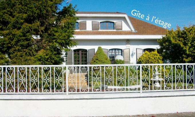 Boisset-les-Montrond House | Les Roses de Rita