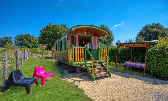 Saint-Pompont House | Les Roulottes Pomponnaises